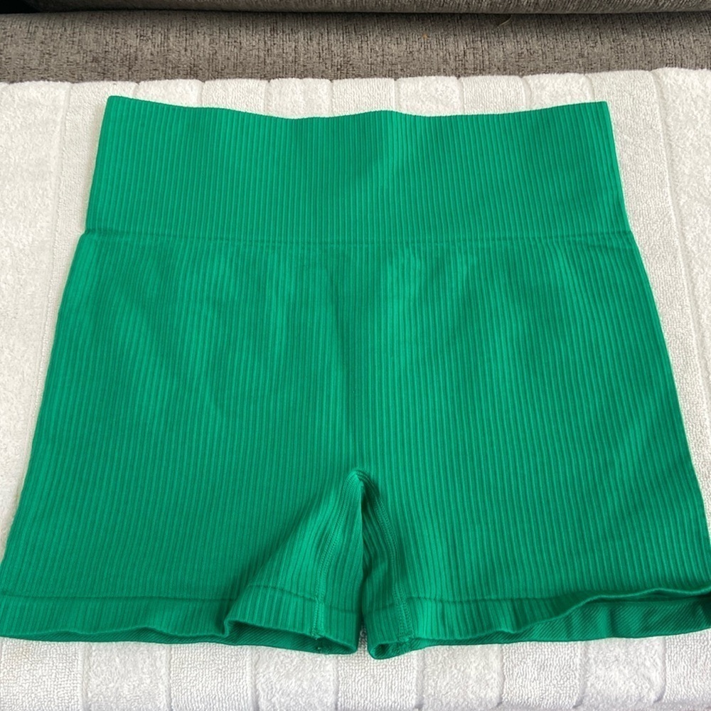 ZYIA ACTIVE Green  Seamless Hustle shorts​​​​​​